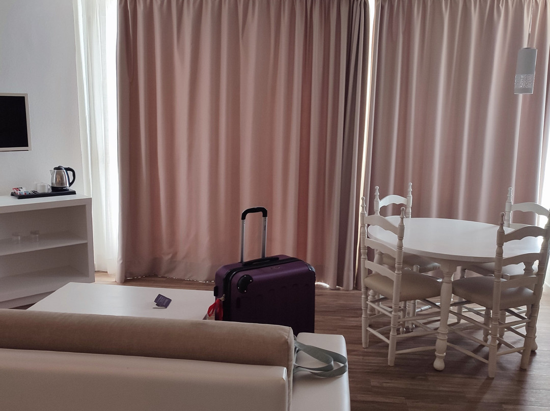 FERGUS Style Cala Blanca Suites主图