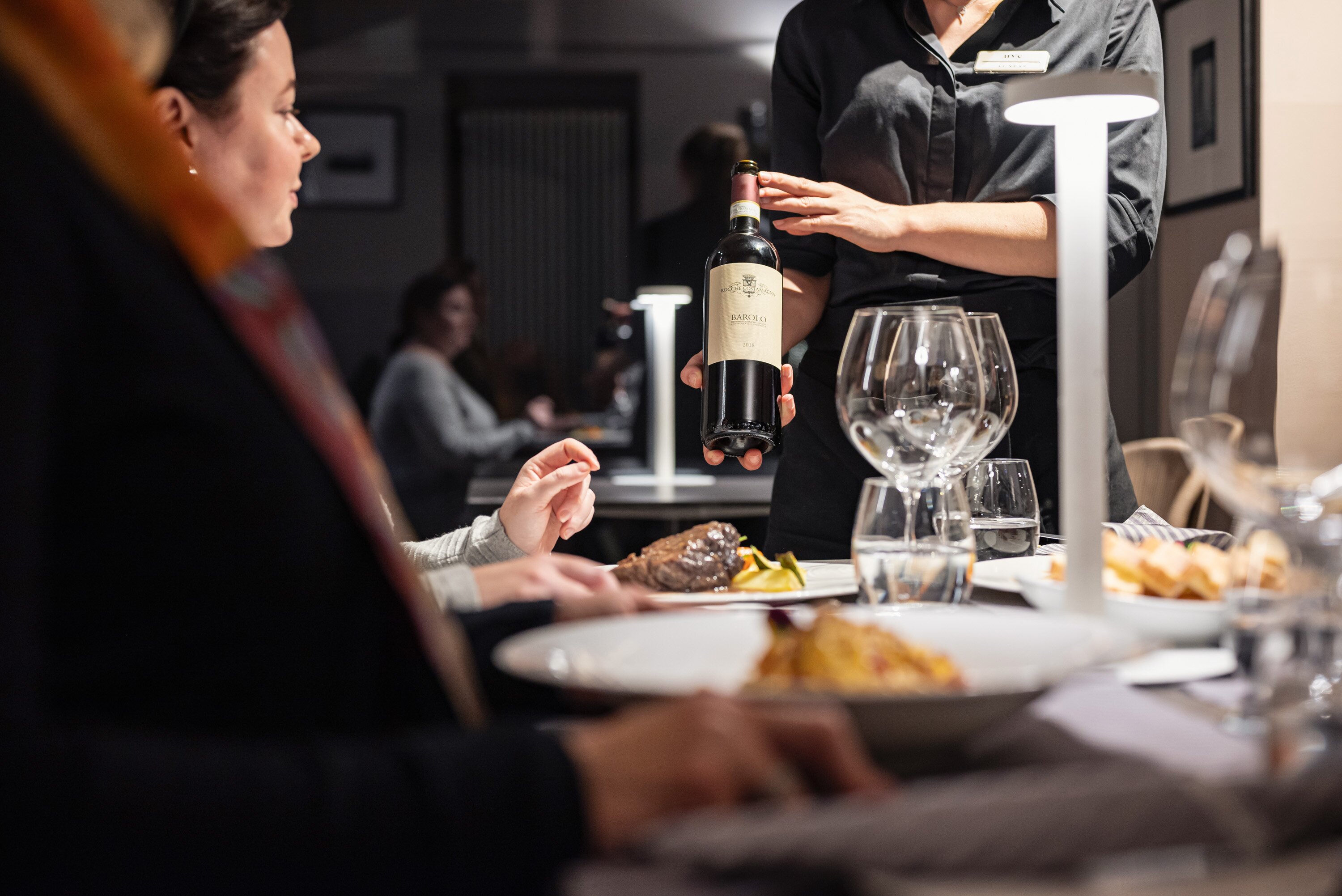 UVE Rooms & Wine Bar-餐饮