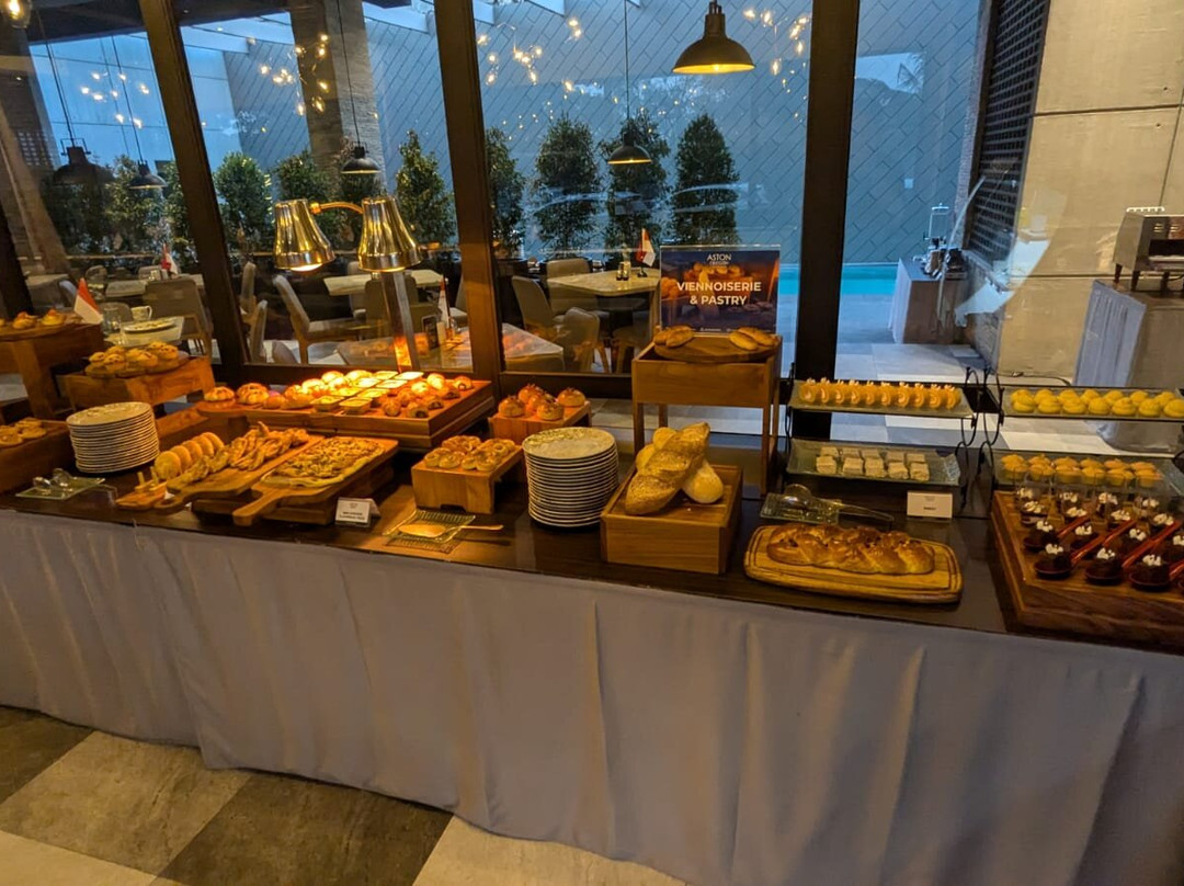 ASTON Cilegon Boutique Hotel主图