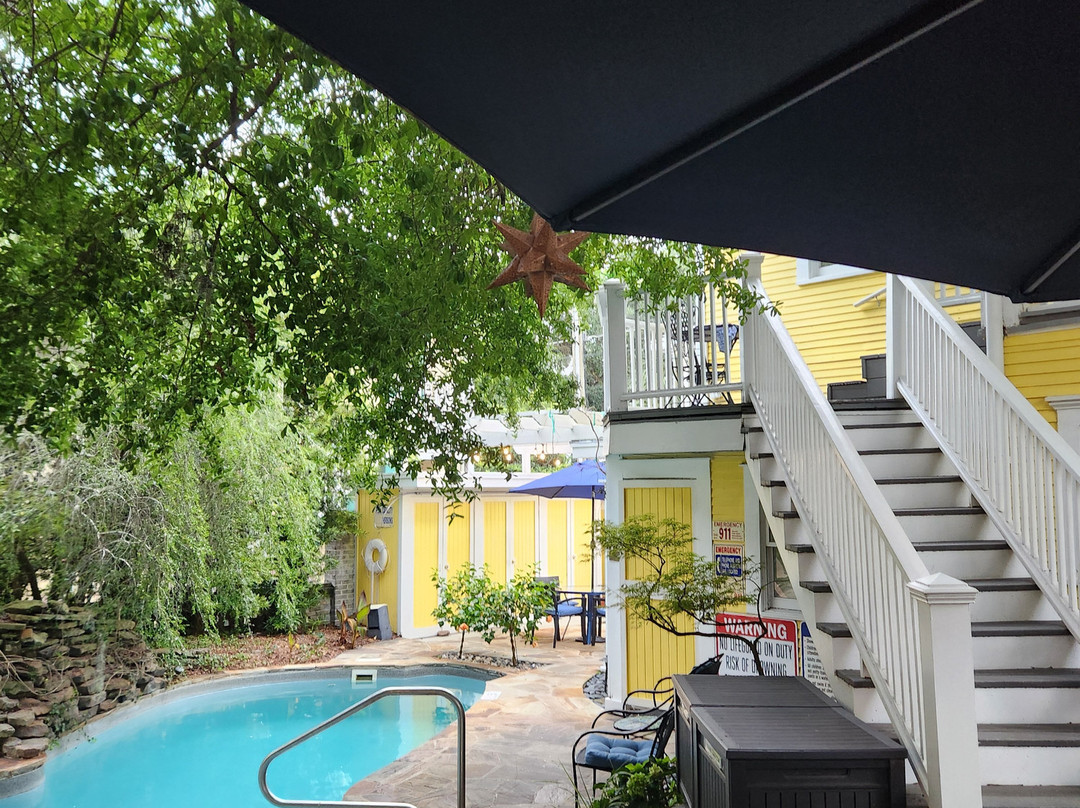 杜鹃花别墅住宿加早餐旅馆主图