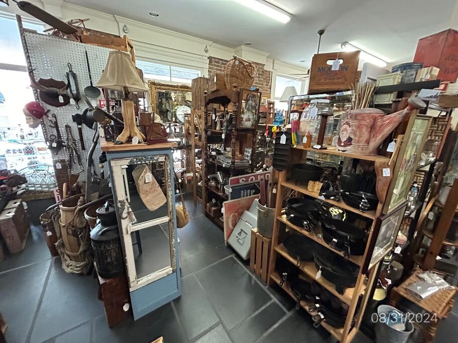 Treasury Antiques景点图片
