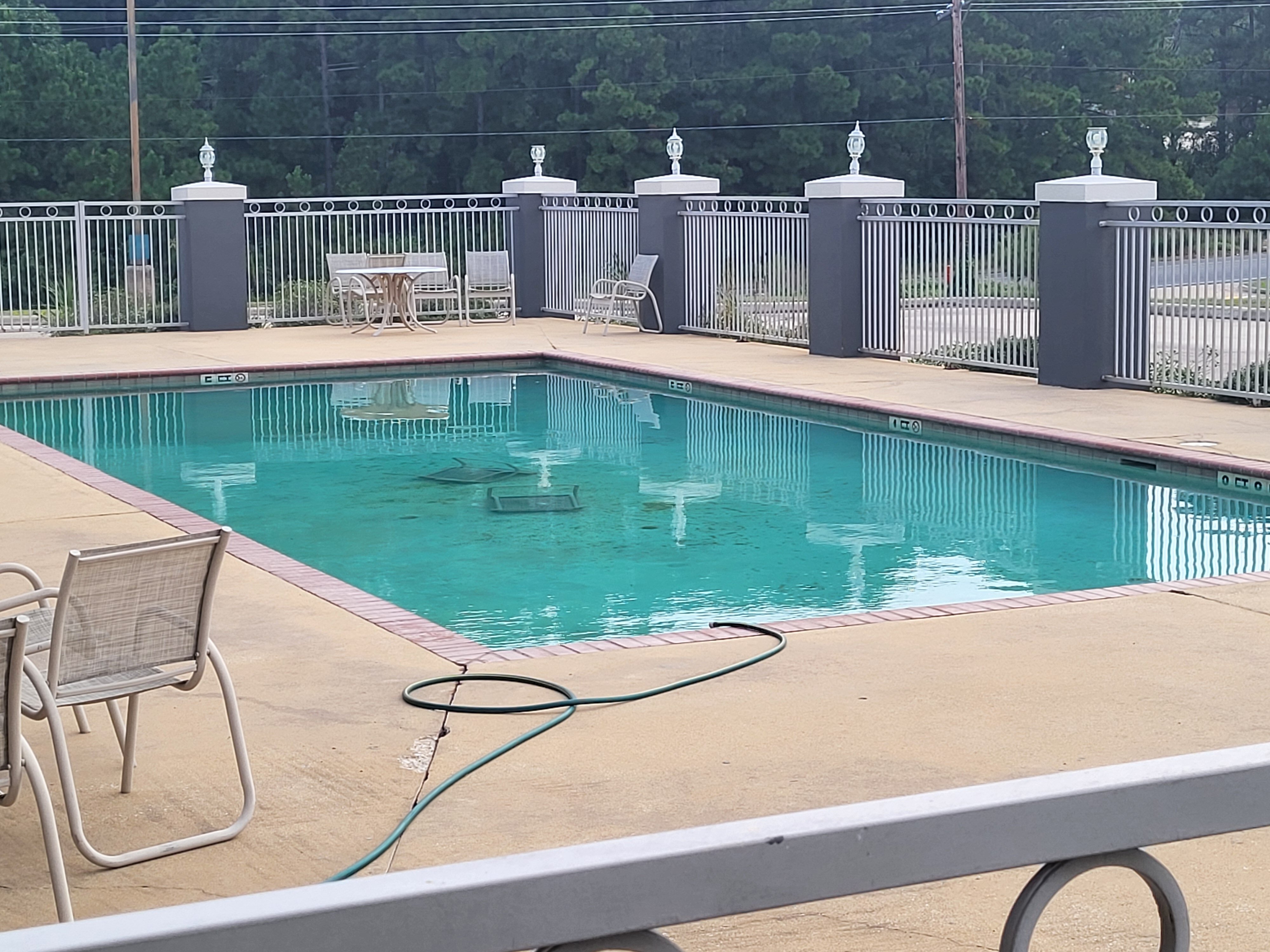 La Quinta Inn & Suites by Wyndham Leesville Ft. Polk-泳池