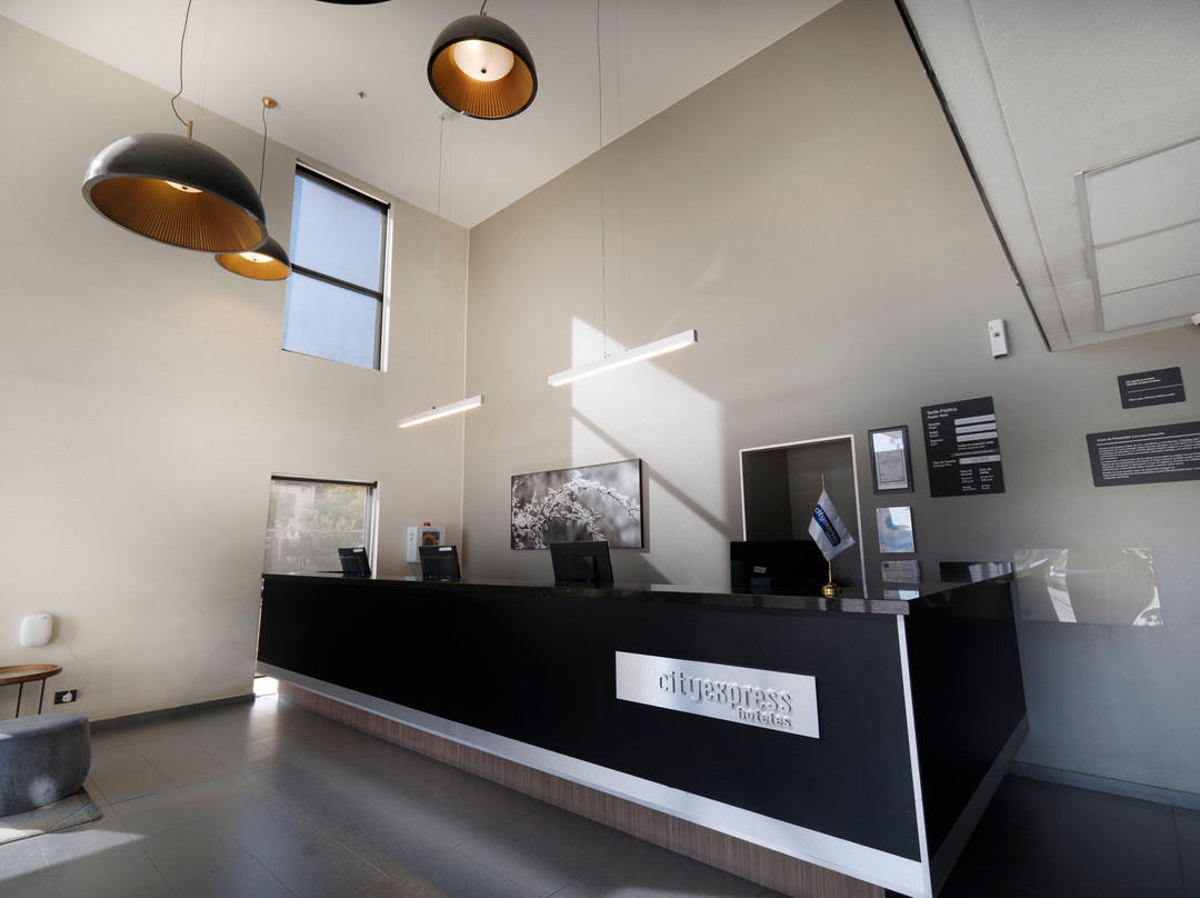 City Express by Marriott Santiago Aeropuerto主图