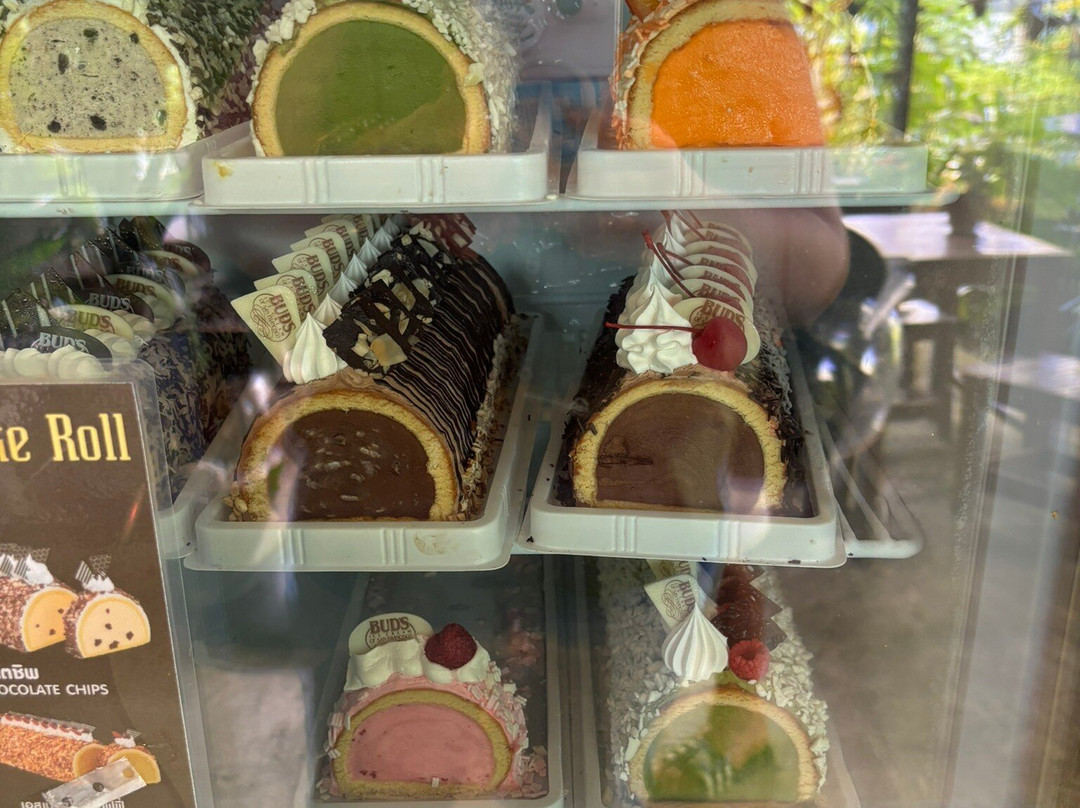 Aoy's Little Farm & Bakery