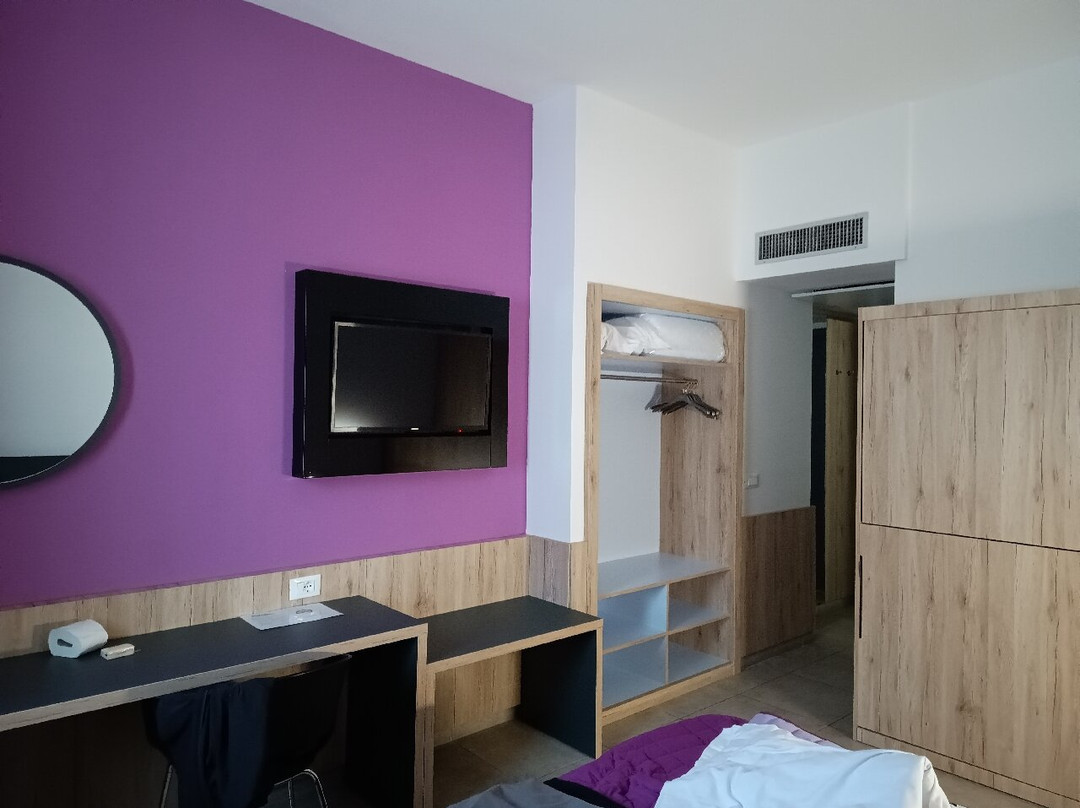 Hotel Holidays主图