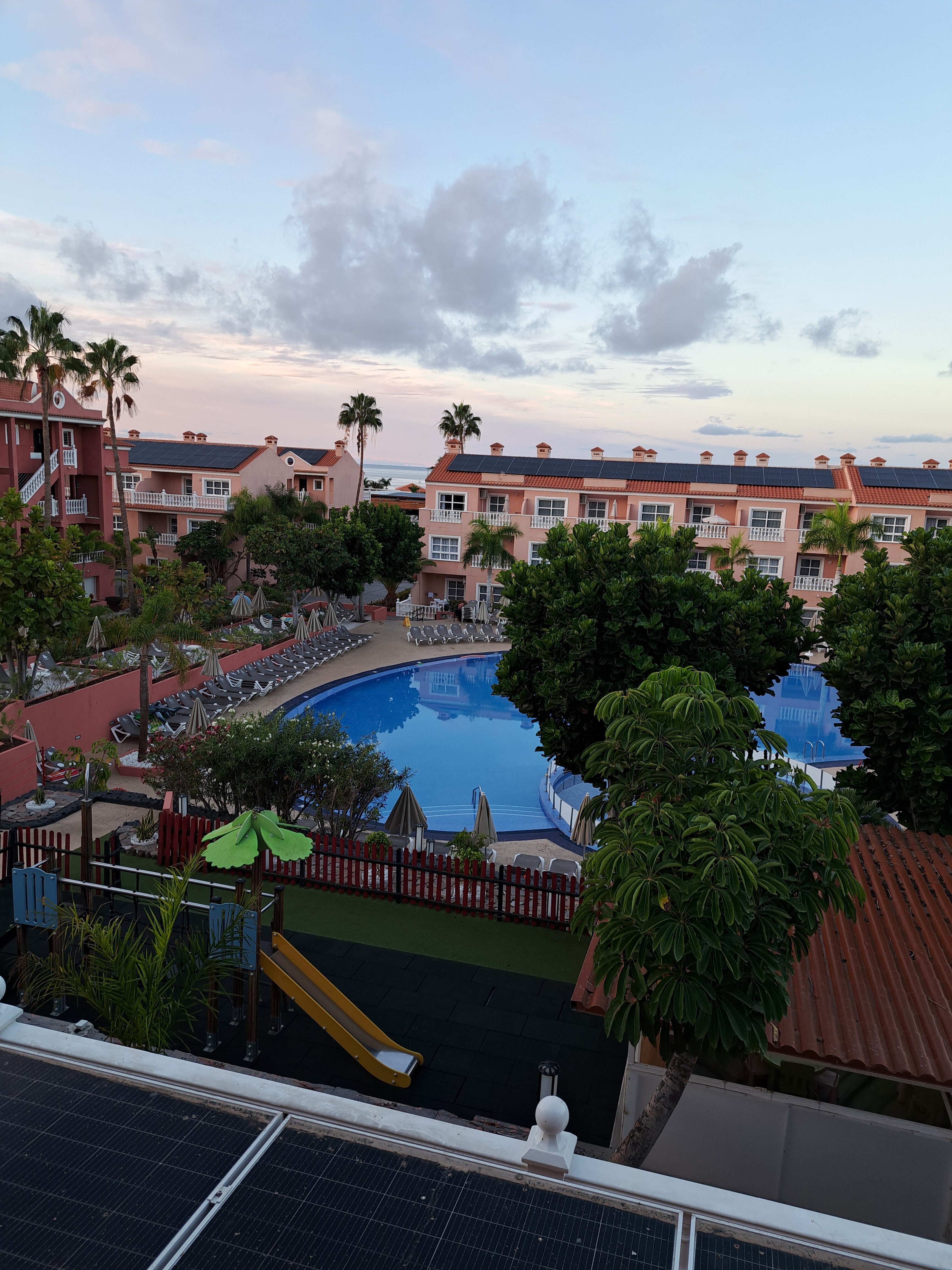 Hotel El Duque-泳池