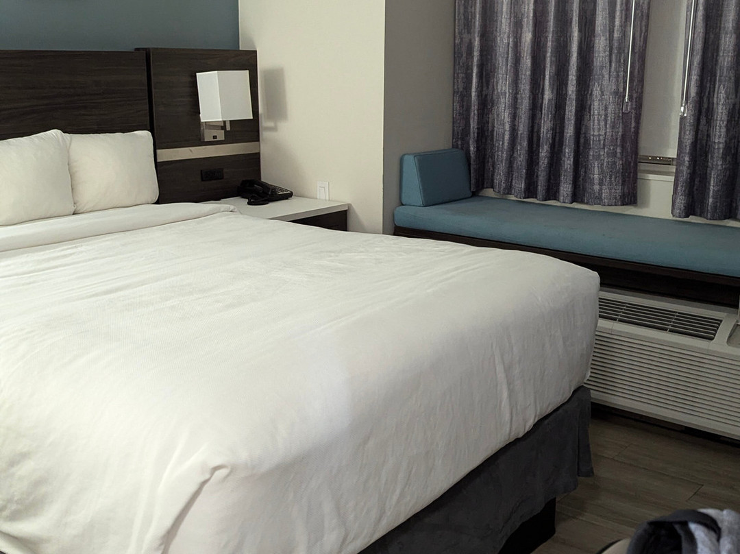 Sleep Inn & Suites Clarion, PA Near I-80主图