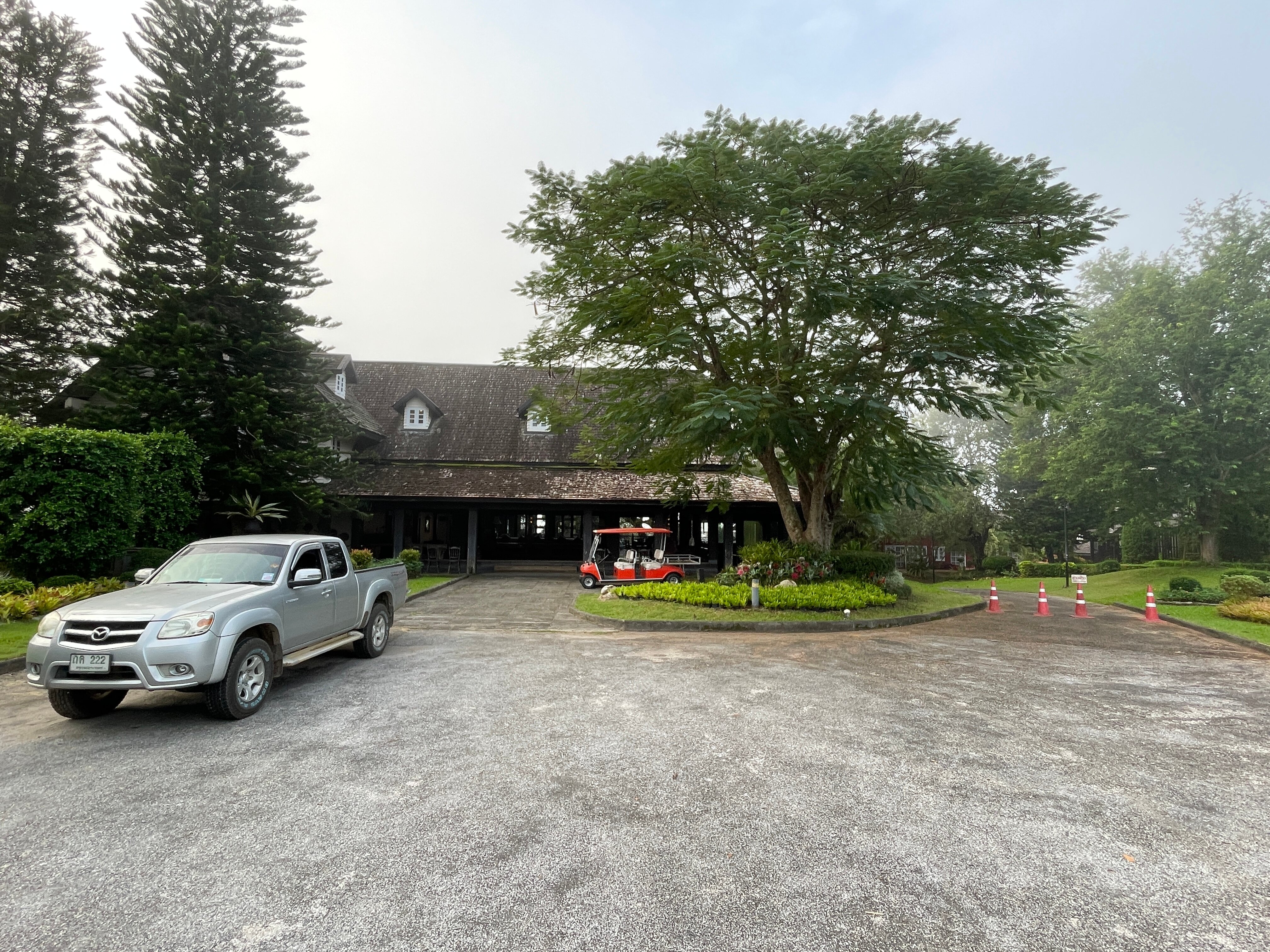巴尔科尼山度假村-官方