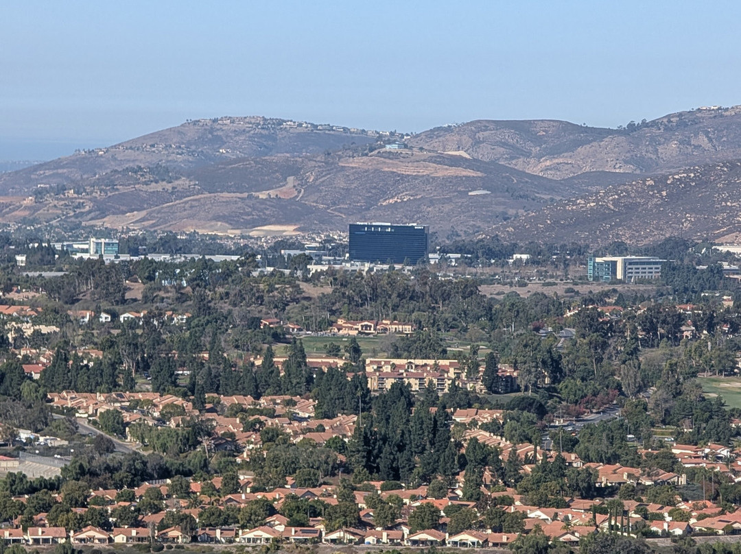 Twin Peaks Trail景点图片
