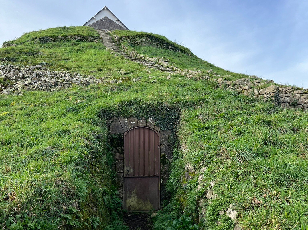 Tumulus de St-Michel-卡纳克必去景点