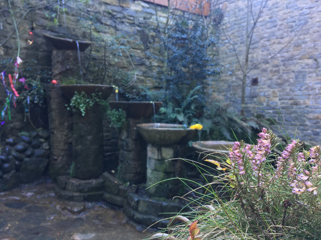 White Spring Well & Temple景点图片