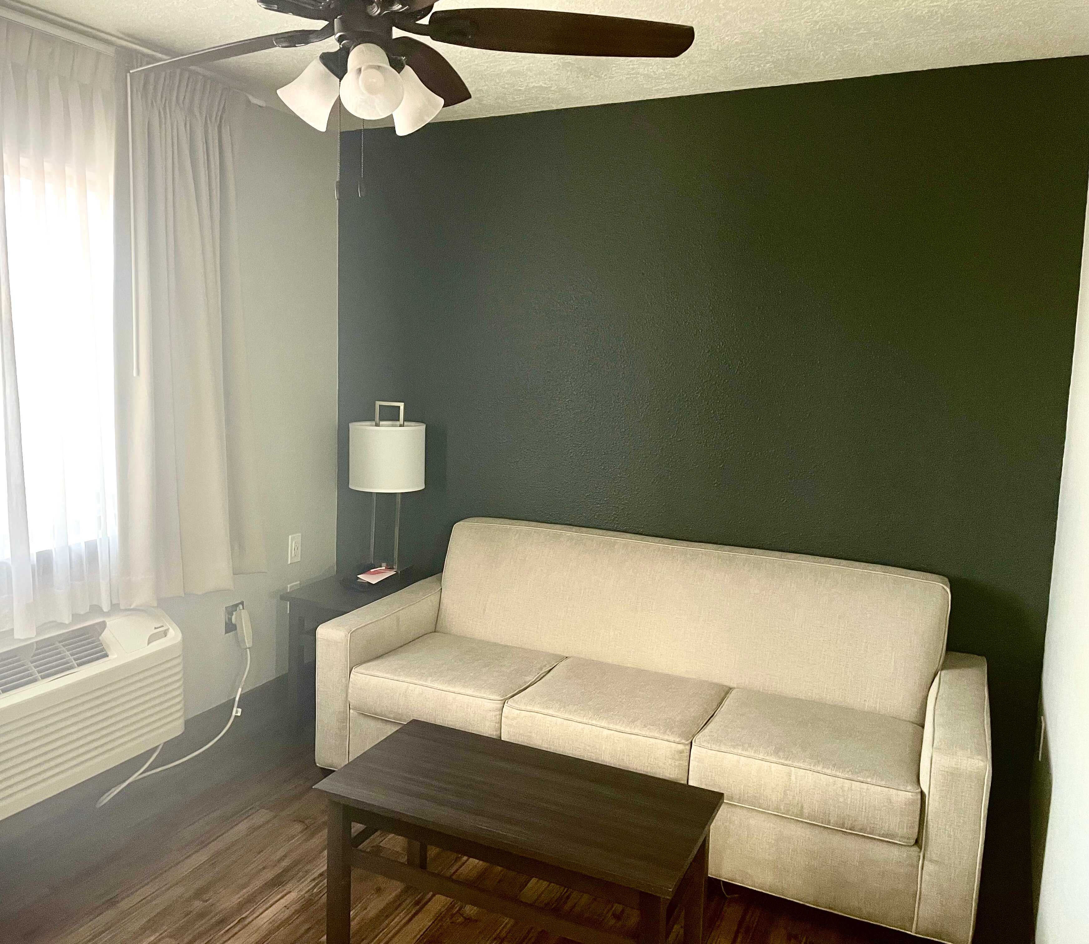 Econo Lodge Inn & Suites-客卧
