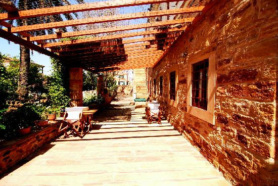 Agiazi Traditional Hotel主图