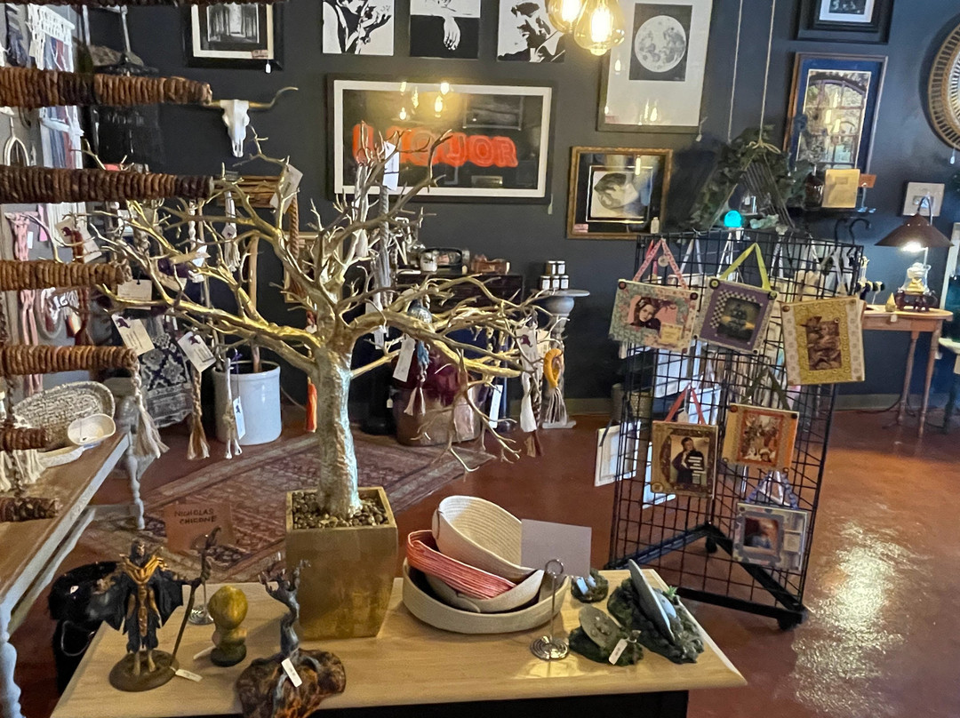 Home Again Consignment Furniture Store-Boardman必去景点