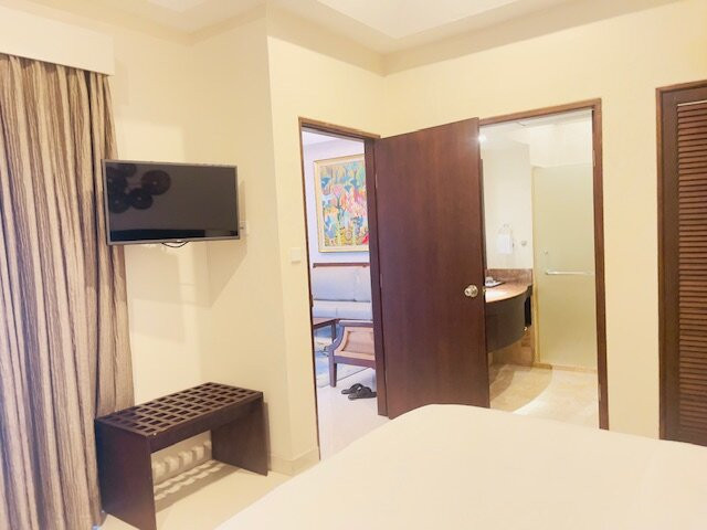 阿亚杜塔力宝村酒店主图