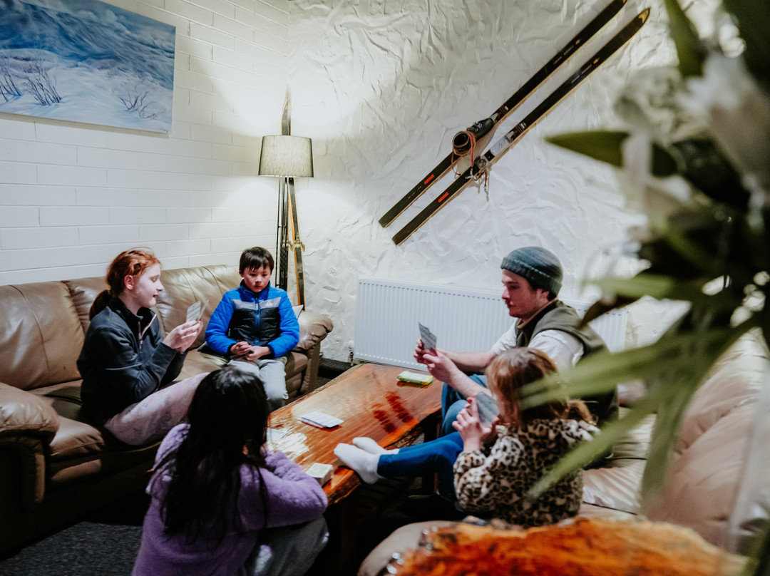 Falls Creek Hotel主图