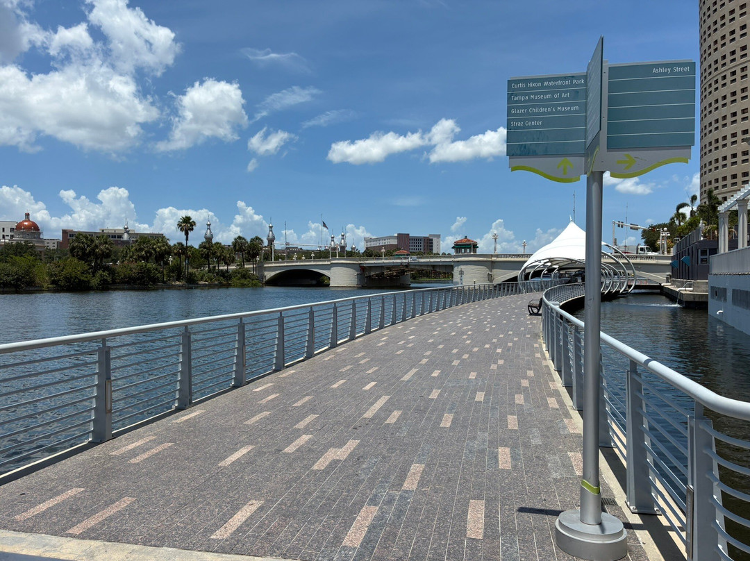 Tampa Riverwalk景点图片