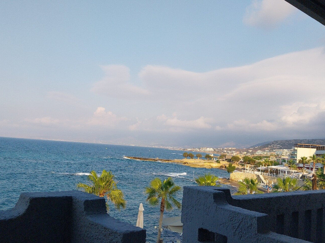 Arlen Beach Hotel主图