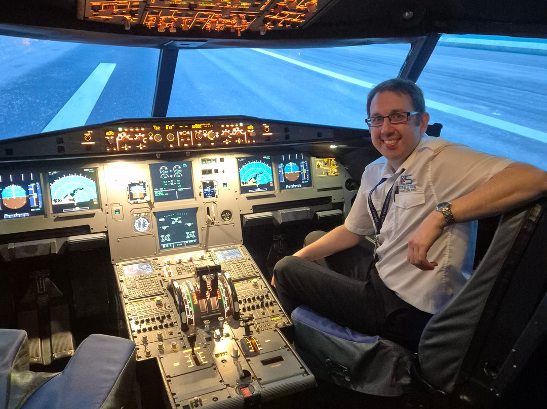 Deeside Flight Simulators-埃尔斯米尔港必去景点