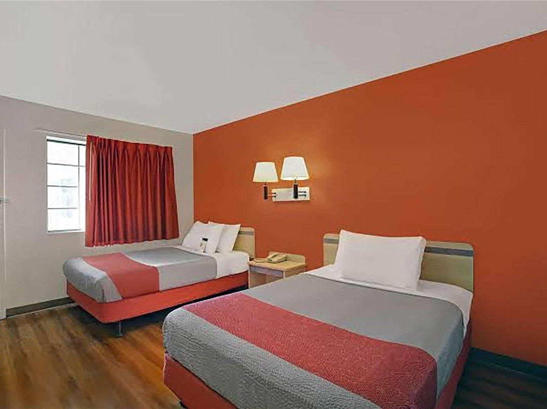 Super 8 by Wyndham Livermore