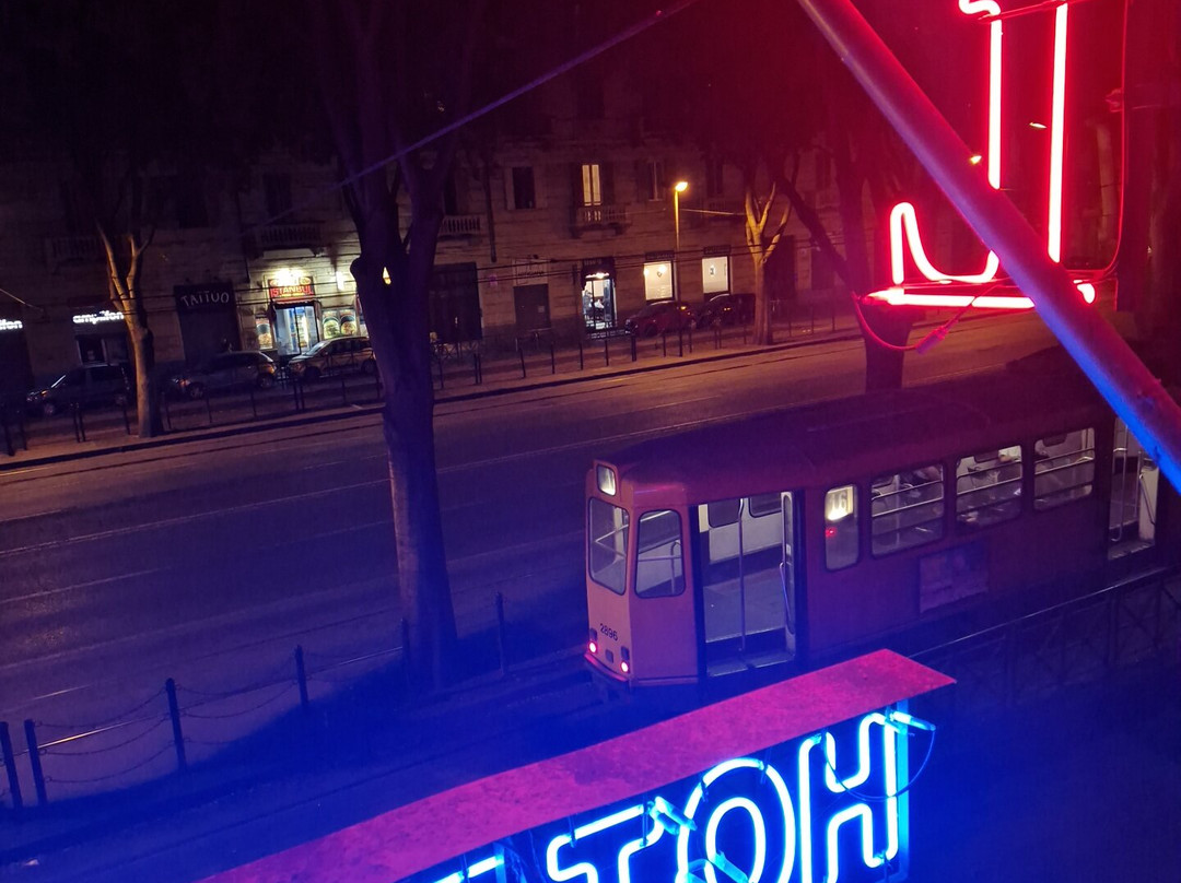 阿尼维守酒店主图