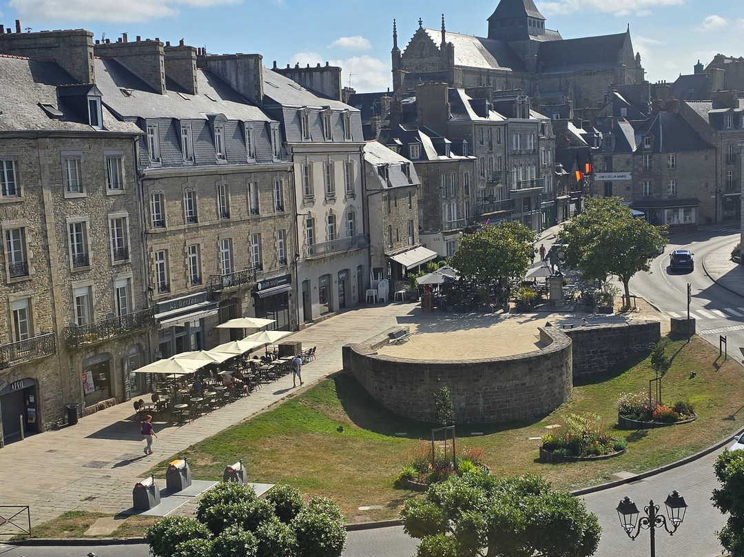 宜必思迪南酒店主图