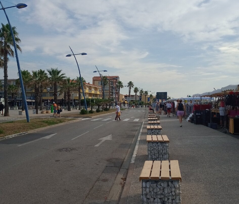 Marché de Saint-Pierre-Saint-Pierre-la-Mer必去景点