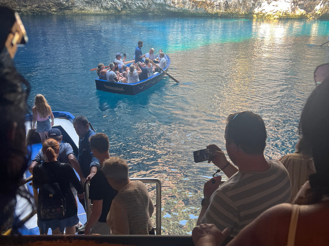 Kefalonia Excursions-阿尔戈斯托利翁必去景点