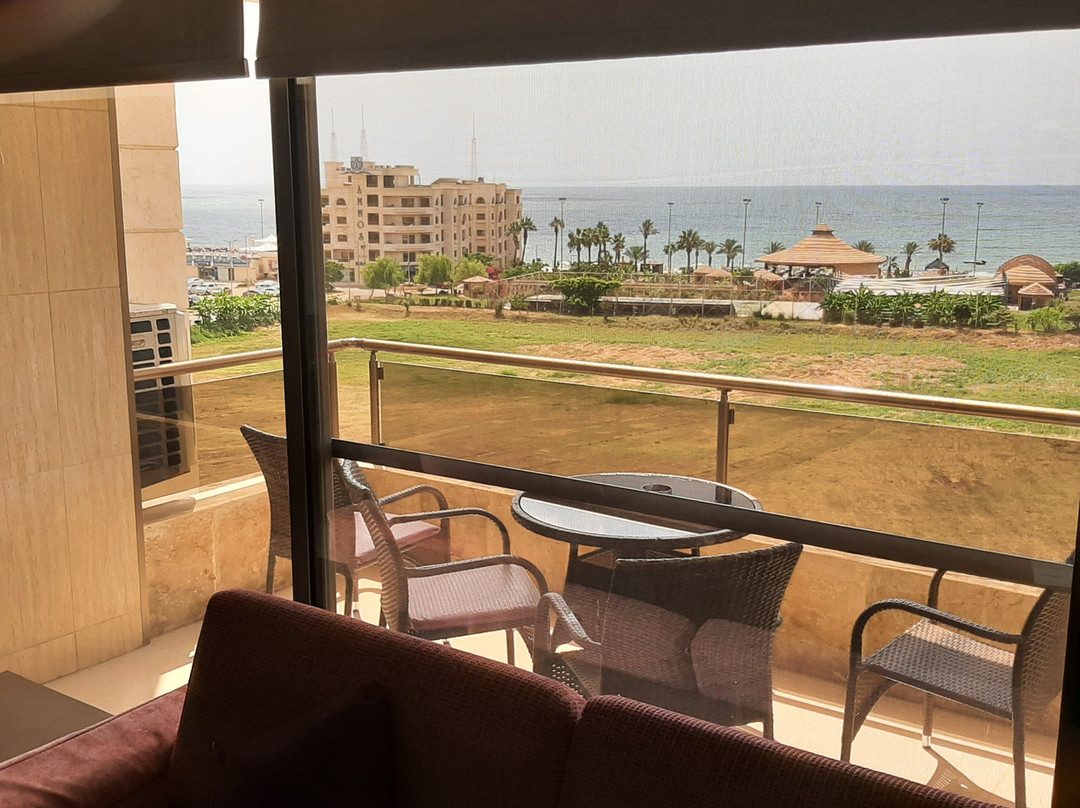 Holiday Beach Hotel主图