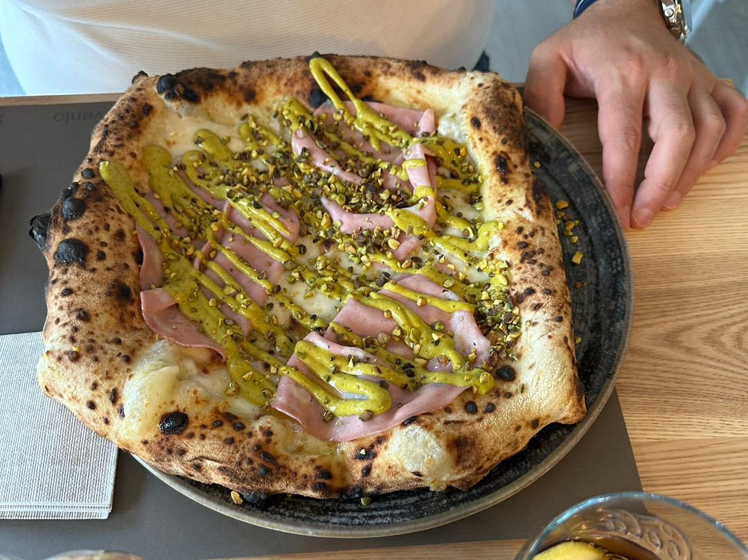 Pepe Nero Bar