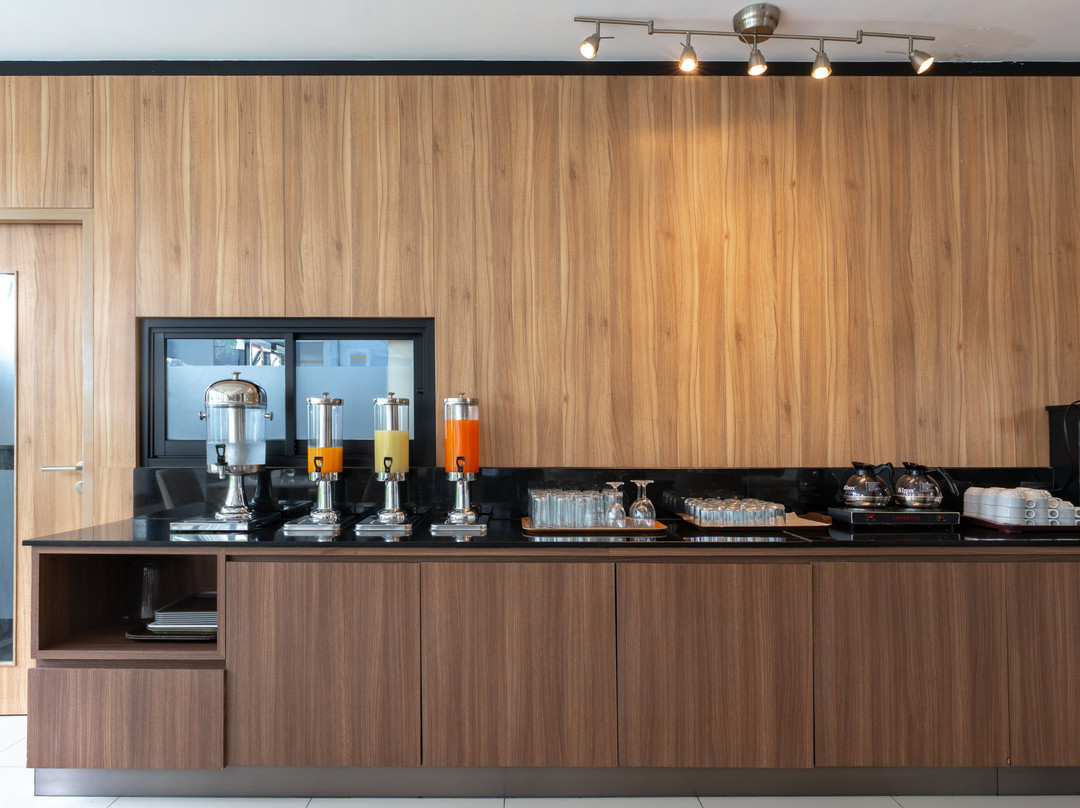 Gate43 Airport Hotel