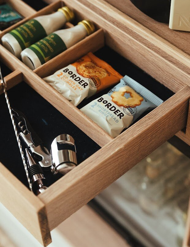 The Blue Pigeons主图