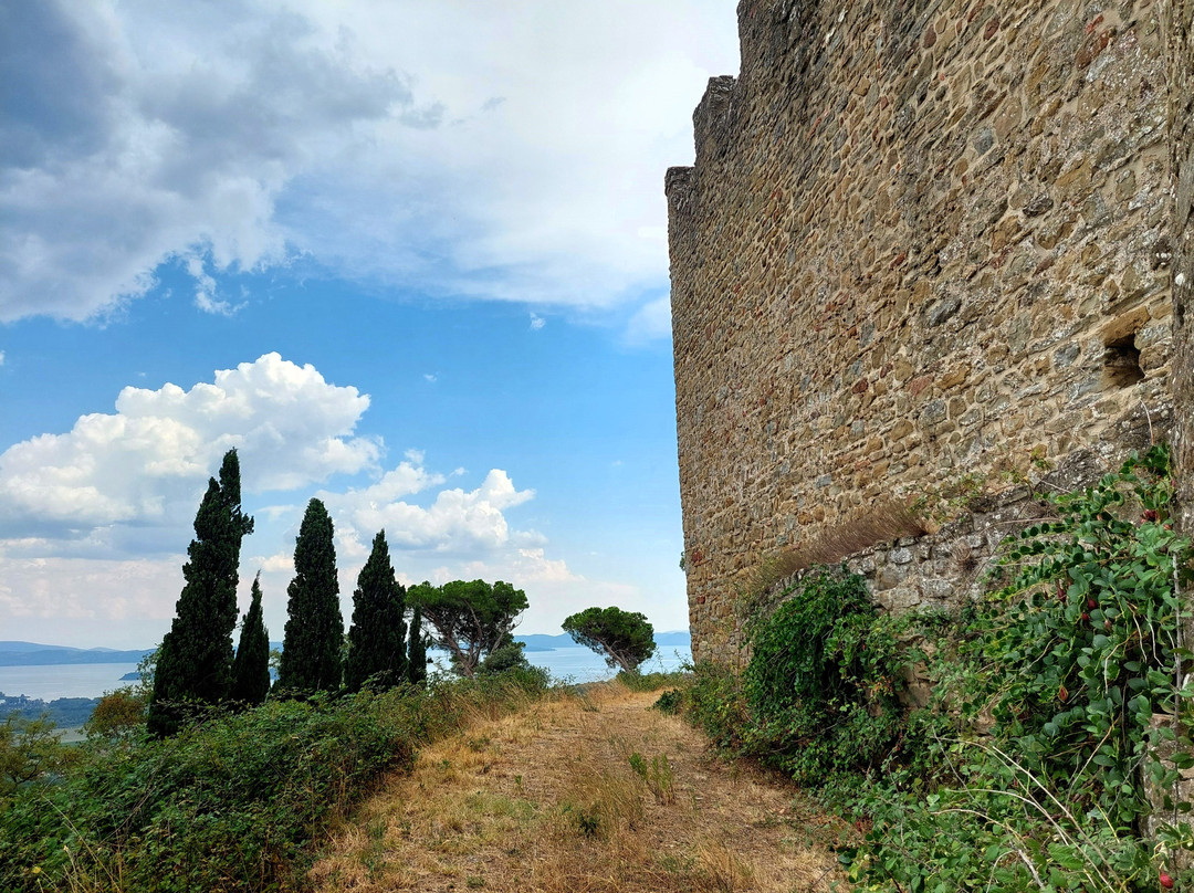 Castello di Montegualandro-Tuoro sul Trasimeno必去景点