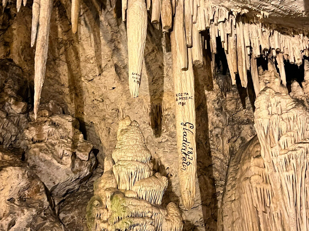 The Cave of Antiparos-Antiparos必去景点