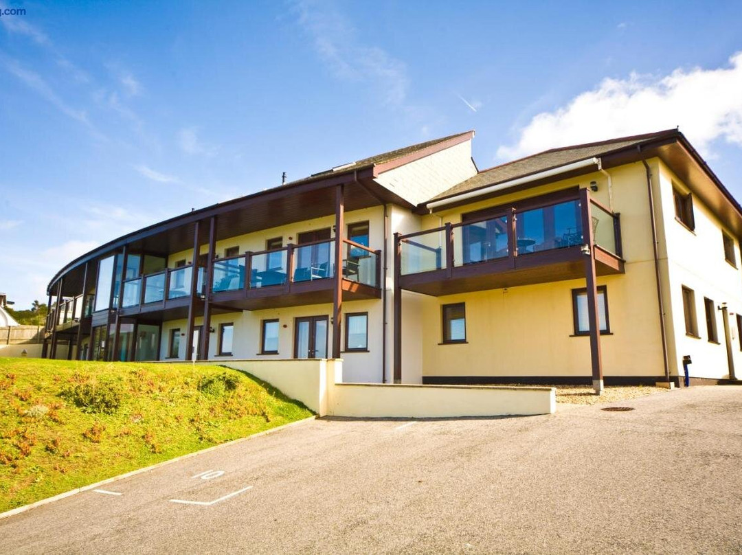 White Lodge Apartments