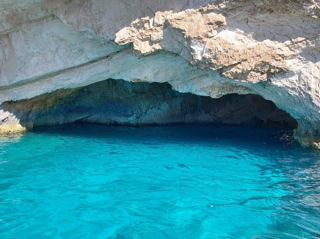 Blue Caves-Korithi必去景点