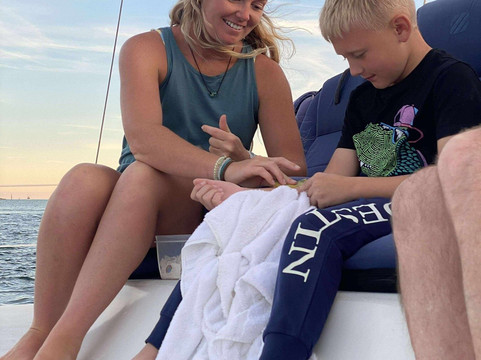 Smile n Wave Sailing Adventures-德斯廷必去景点