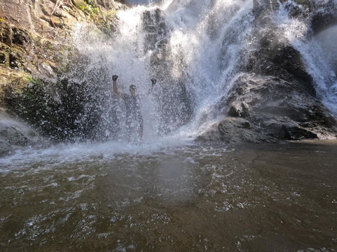 Canyons PV-瓦拉塔港必去景点