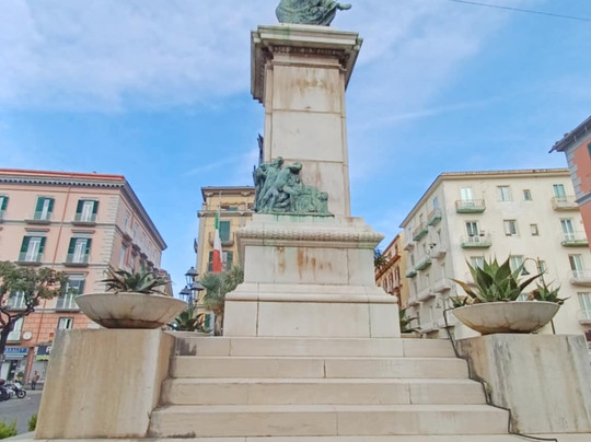 Monumento ai Caduti-斯塔比亚海堡必去景点