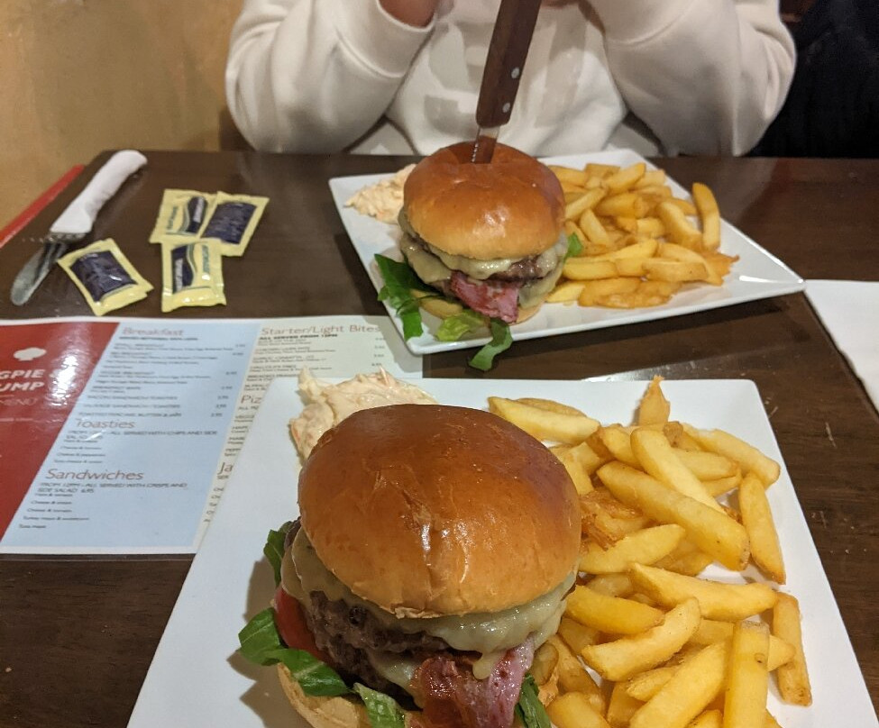 The Magpie & Stump-Kinmel Bay必去景点