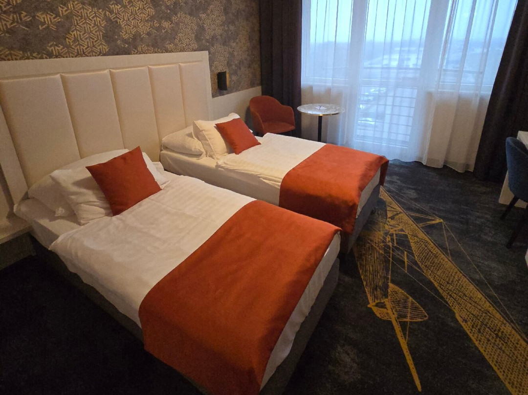 布达佩斯机场酒店主图