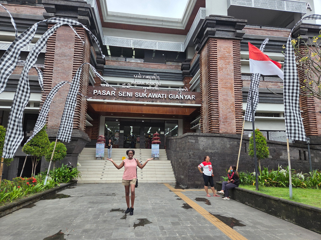 苏卡瓦提艺术市场-吉安雅必去景点