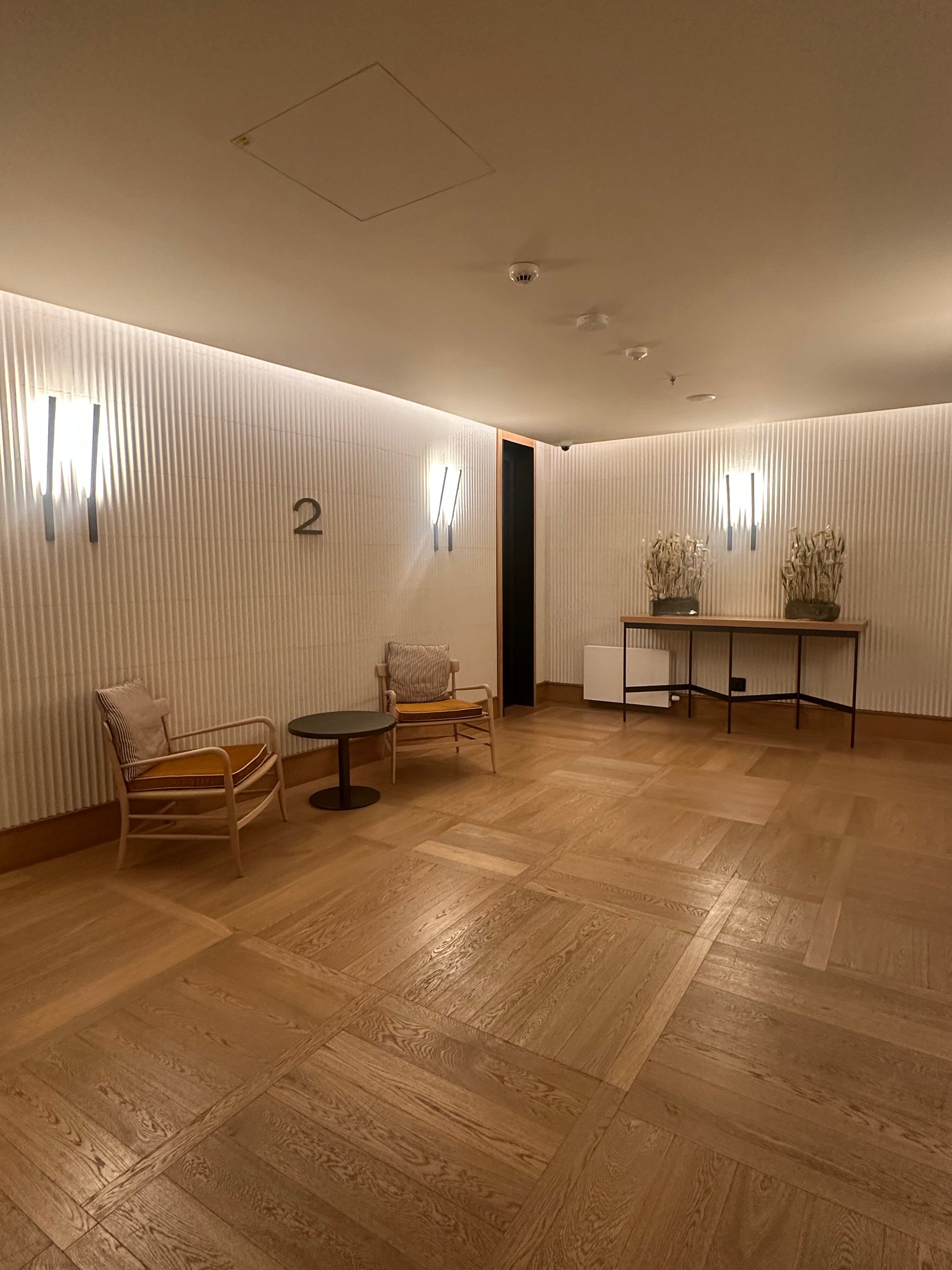 The Julius Prague-官方