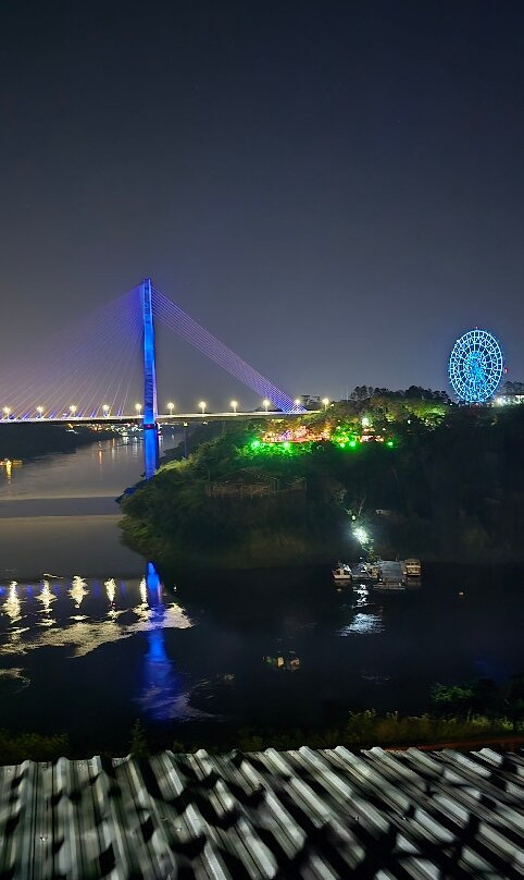 Hito Tres Fronteras-伊瓜苏港必去景点