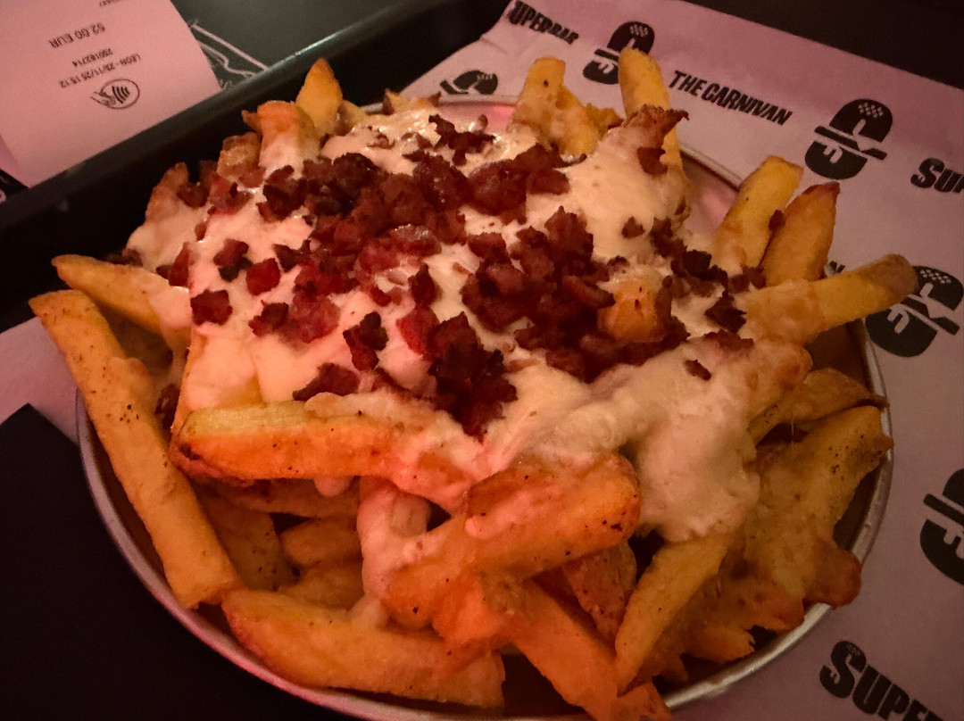 The CarniVan Superbar