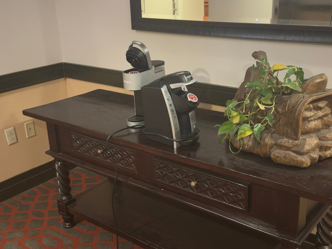 Overton Hotel & Conference Center主图