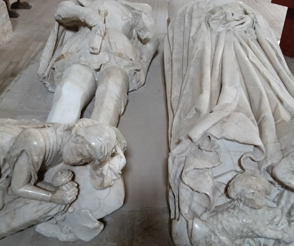 Colegiata de San Miguel-Ampudia必去景点