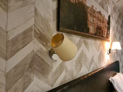 晚安皇家酒店主图