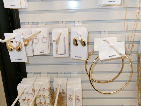 EXPRESS Factory Outlet-Kittery必去景点