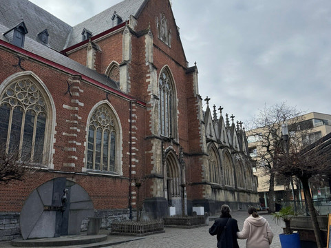 St. Quentin Cathedral-哈瑟尔特必去景点